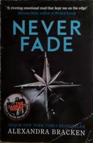 Never Fade | 9999903497301 | Alexandra Bracken
